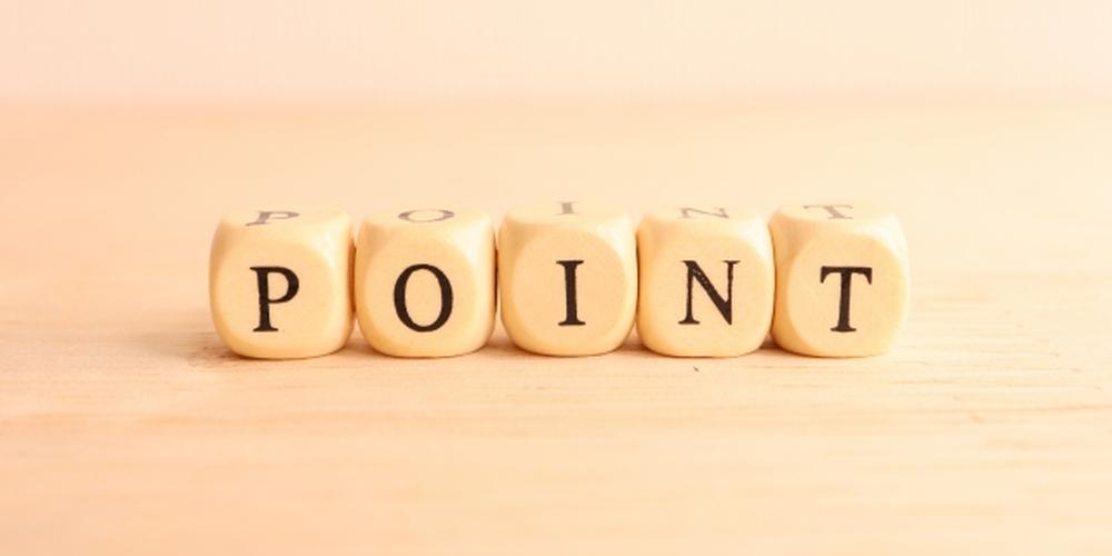 「POINT」と書かれたサイコロ型のブロック