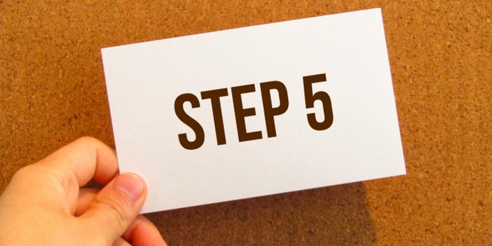 白いカードに「STEP 5」