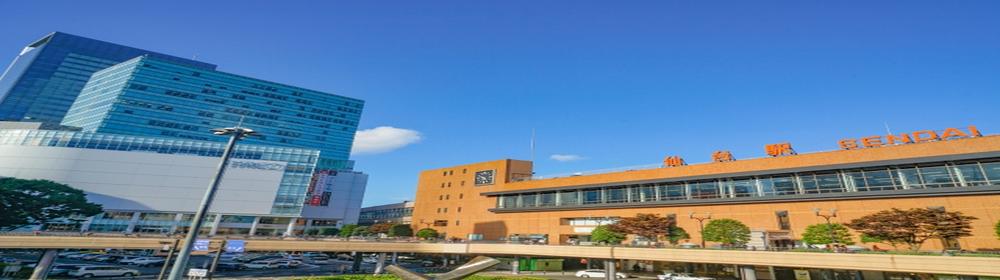 仙台駅と商業施設の街並み