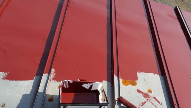 塗装工事中の屋根